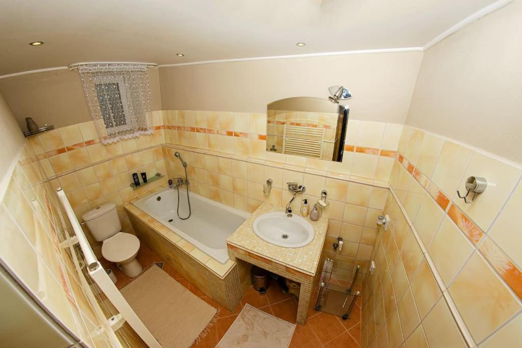Zlty Domcek - Apartman Svabovce Exterior photo