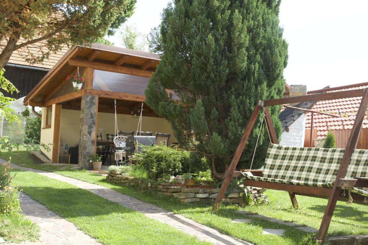 Zlty Domcek - Apartman Svabovce Exterior photo